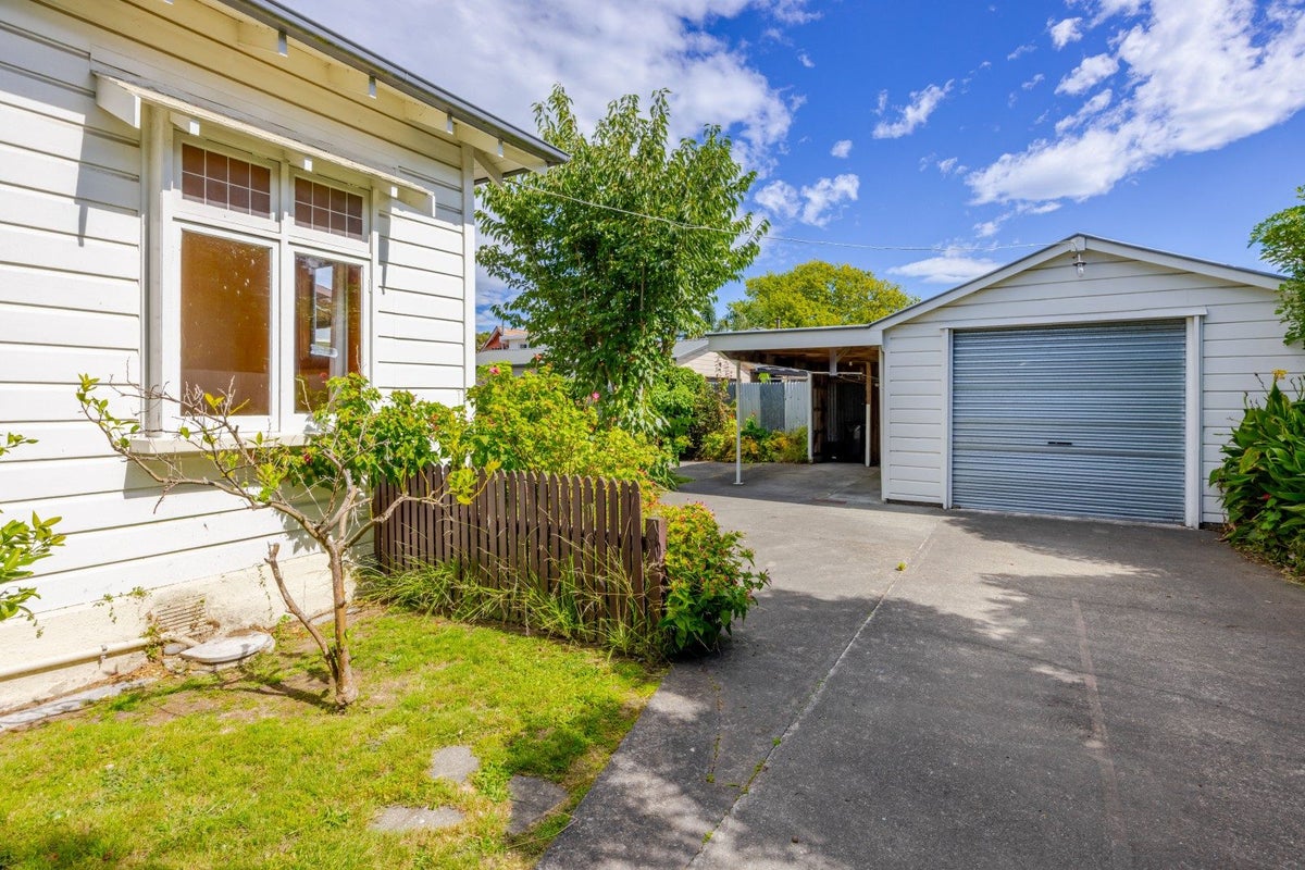 103 Duchess Crescent, Mayfair, Hastings - Carousel 25