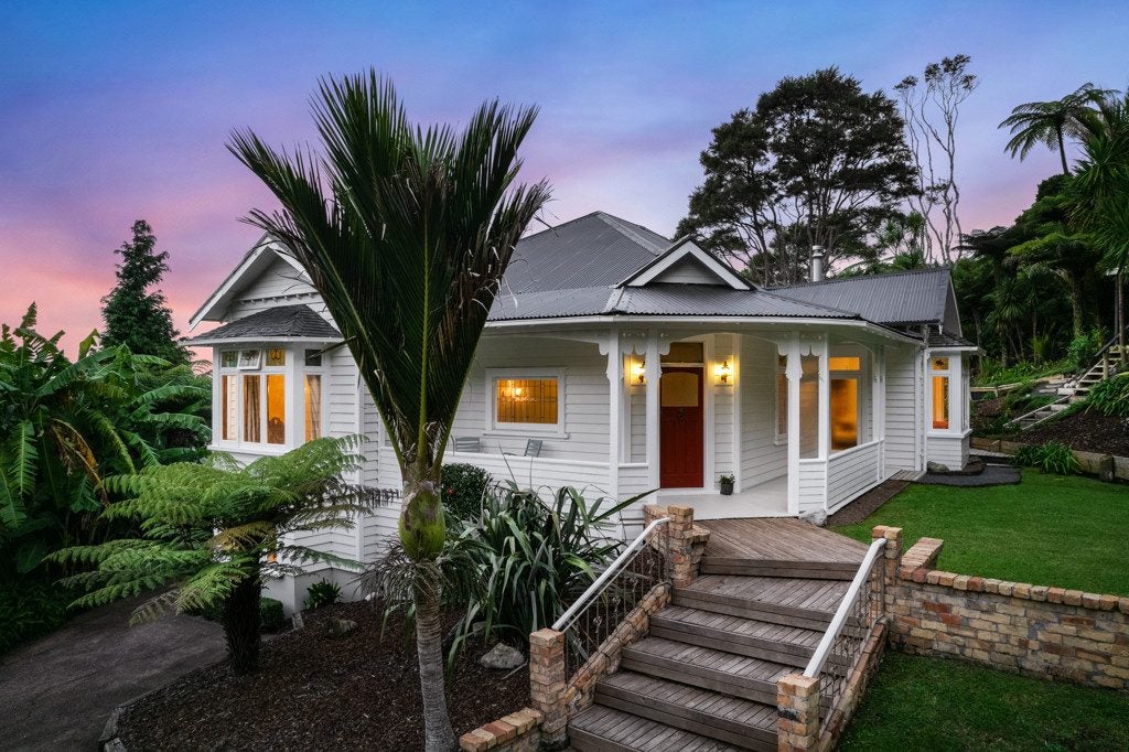 375 Huia Road, Titirangi, Auckland - Carousel 1