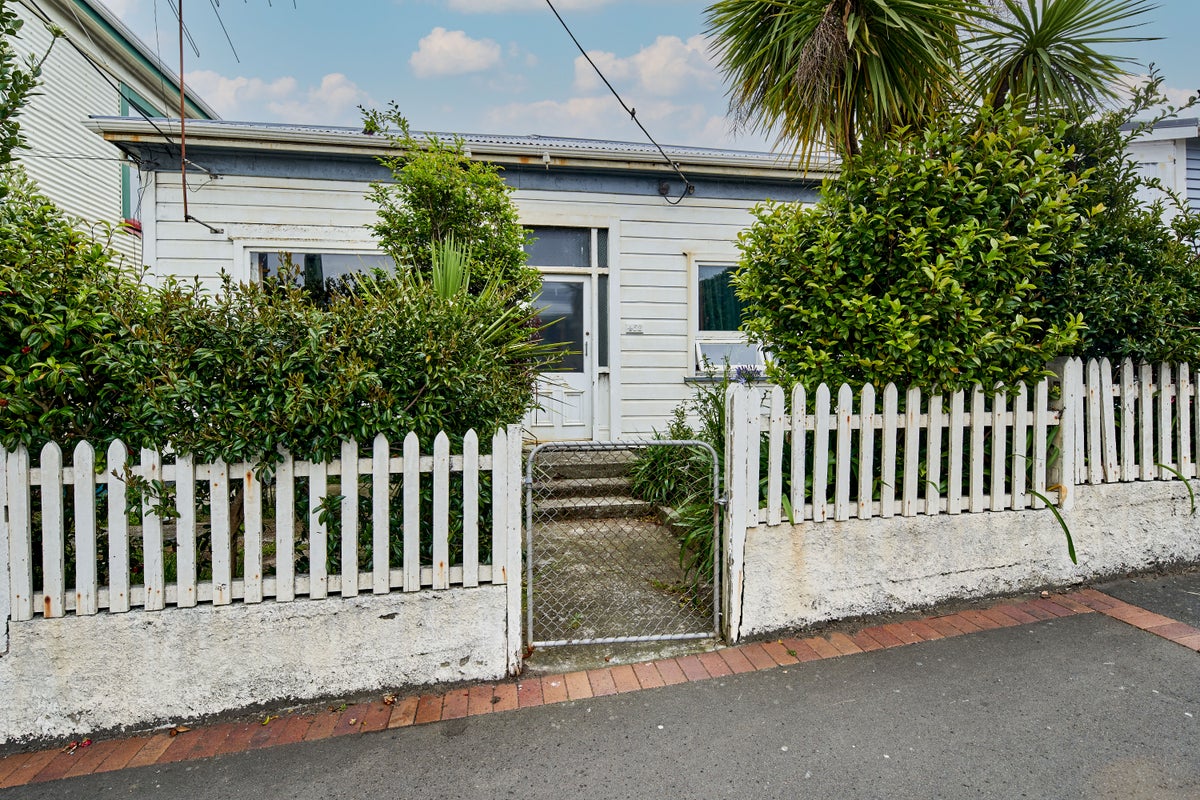 452 Adelaide Road, Berhampore, Wellington - Carousel 1