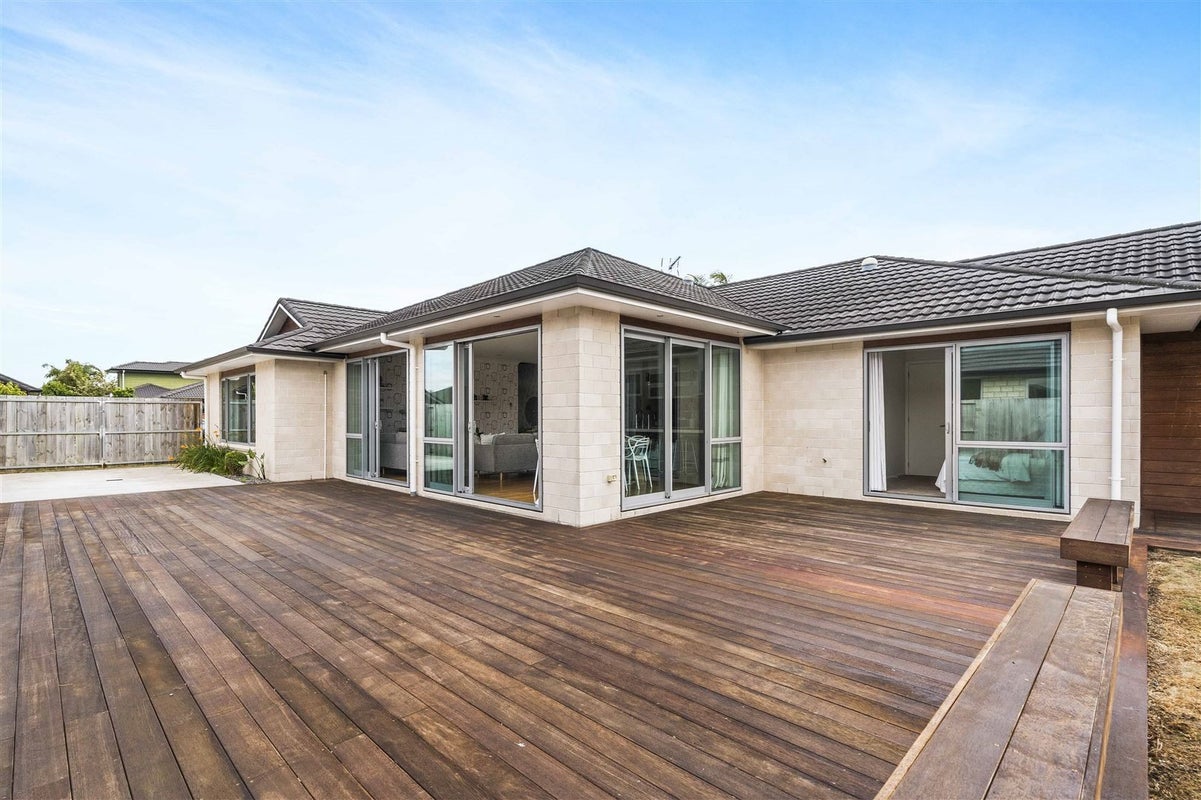 52 Sirius Crescent, Rototuna North, Hamilton - Carousel 2