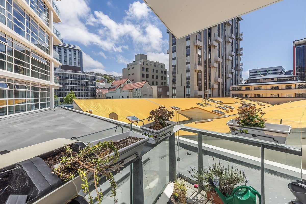 E406/160 Victoria Street, Te Aro, Wellington - Carousel 2