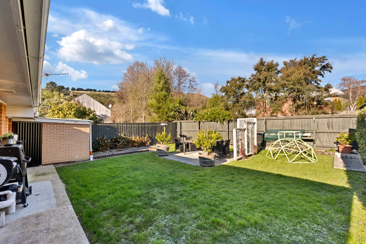 2 Leonard Place, Saint Martins, Christchurch - Carousel 2