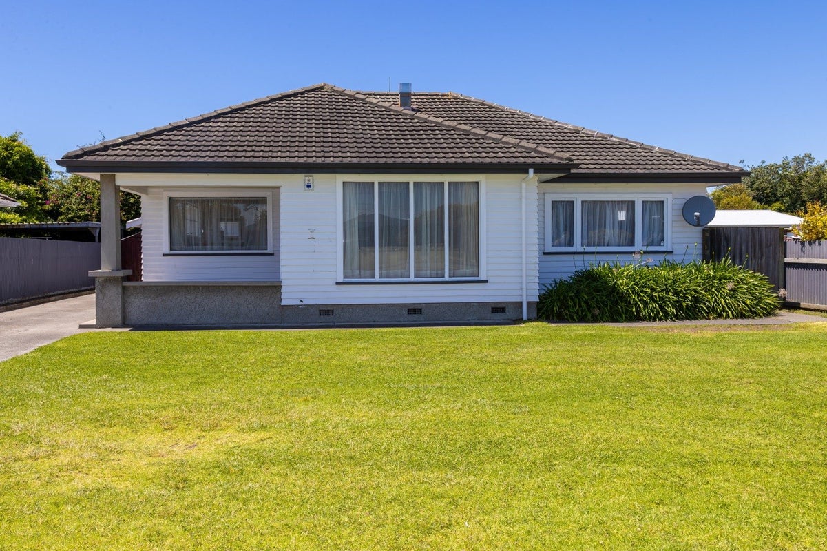 63 Taradale Road, Onekawa, Napier - Carousel 1
