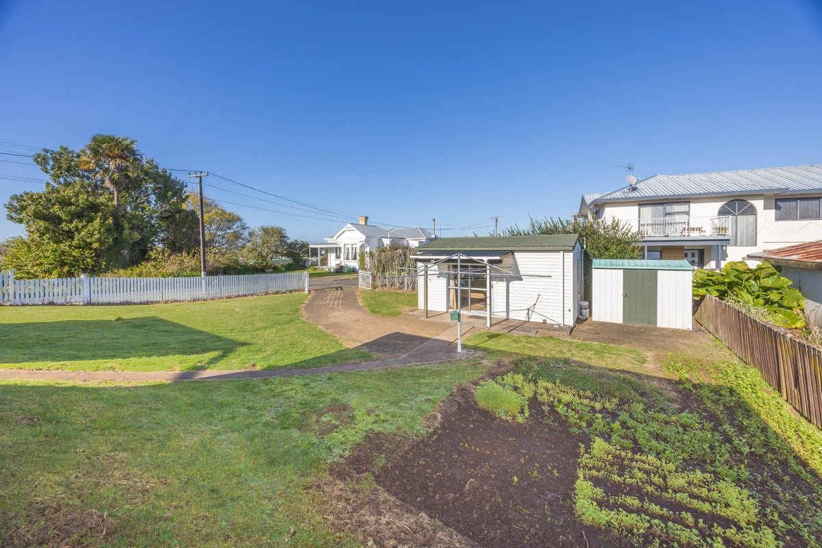 70 Dinsdale Road, Dinsdale, Hamilton - Carousel 50