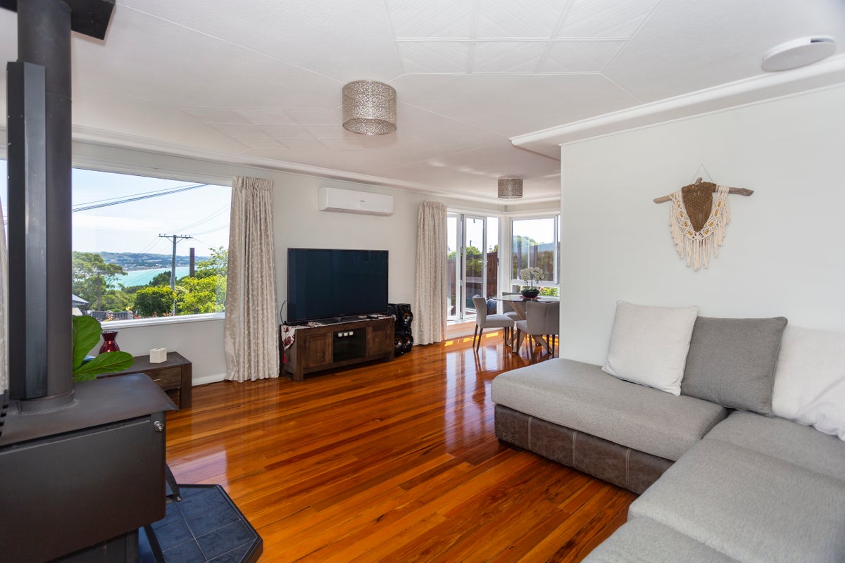 12 Selwyn Street, South Hill, Oamaru - Carousel 2
