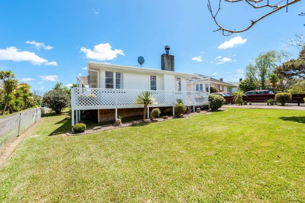 31 Essex Street, Te Atatu South, Auckland - Carousel 18