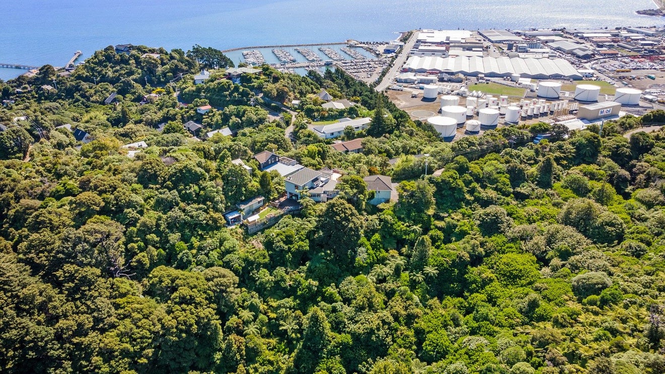 2/90 HOWARD RD, POINT HOWARD, LOWER HUTT - Carousel 39
