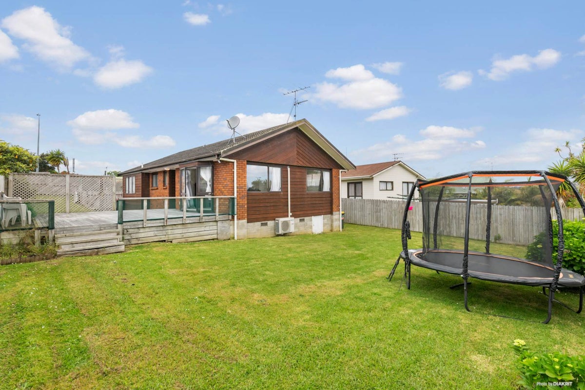 143 Botany Road, Botany Downs, Auckland - Carousel 2