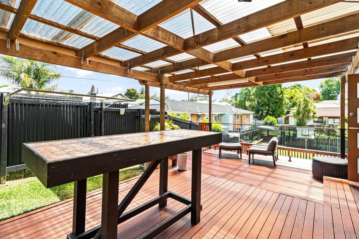 52B Nikau Street, New Lynn, Auckland - Carousel 2
