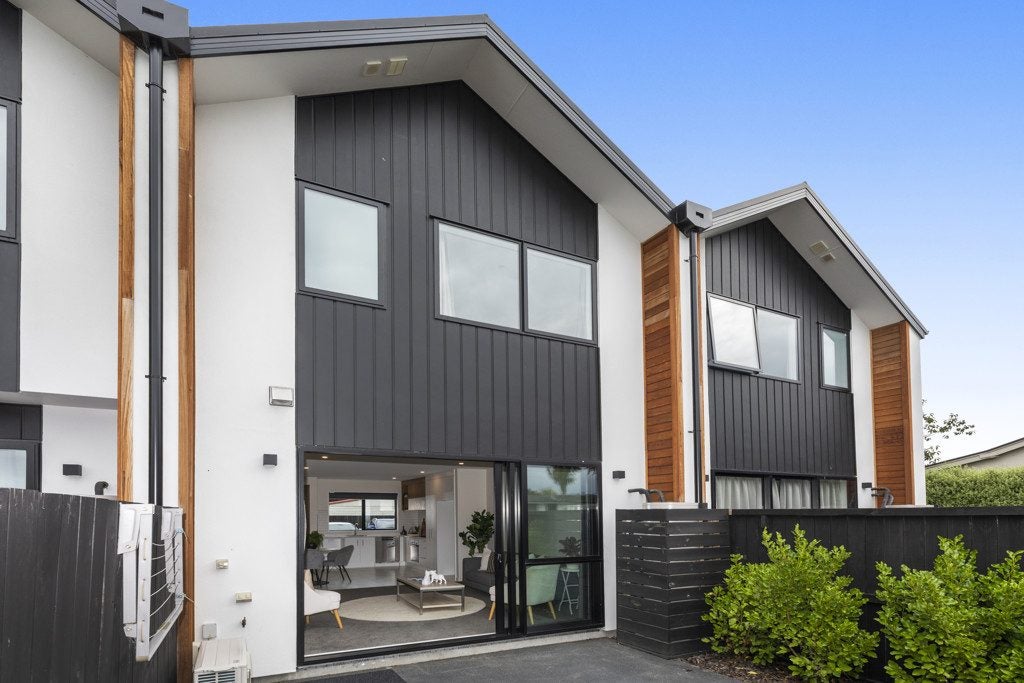 1/140 St Albans Street, St Albans, Christchurch - Carousel 1