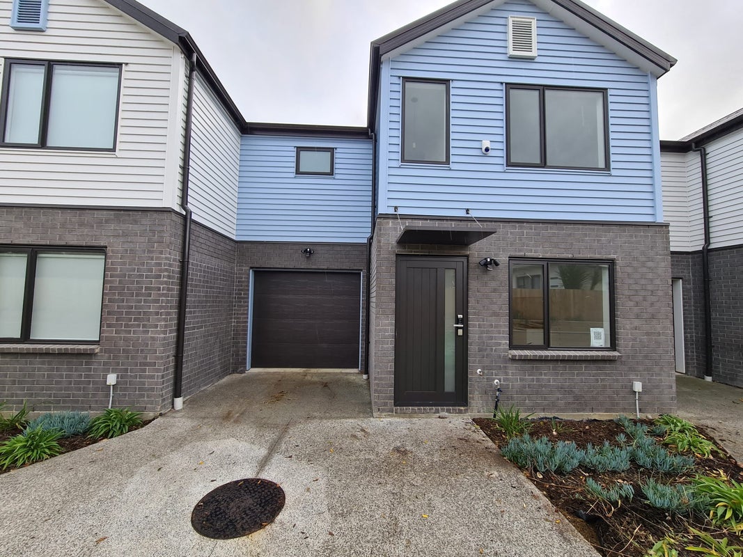 8D Roys Road, Weymouth, Auckland - Carousel 1