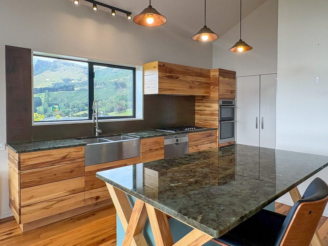 12 Hollybank Lane, Allandale, Lyttelton - Carousel 2