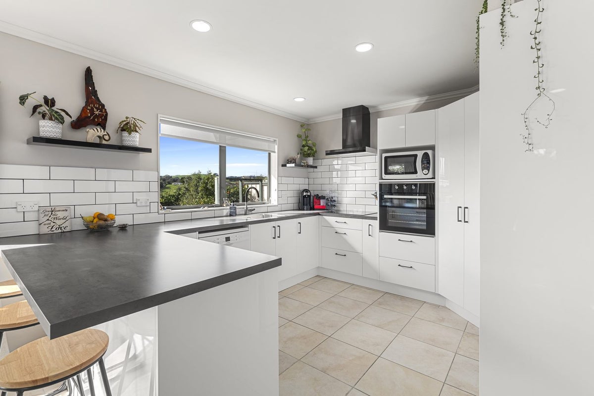 29 Kaimai View Drive, Ohauiti, Tauranga - Carousel 2
