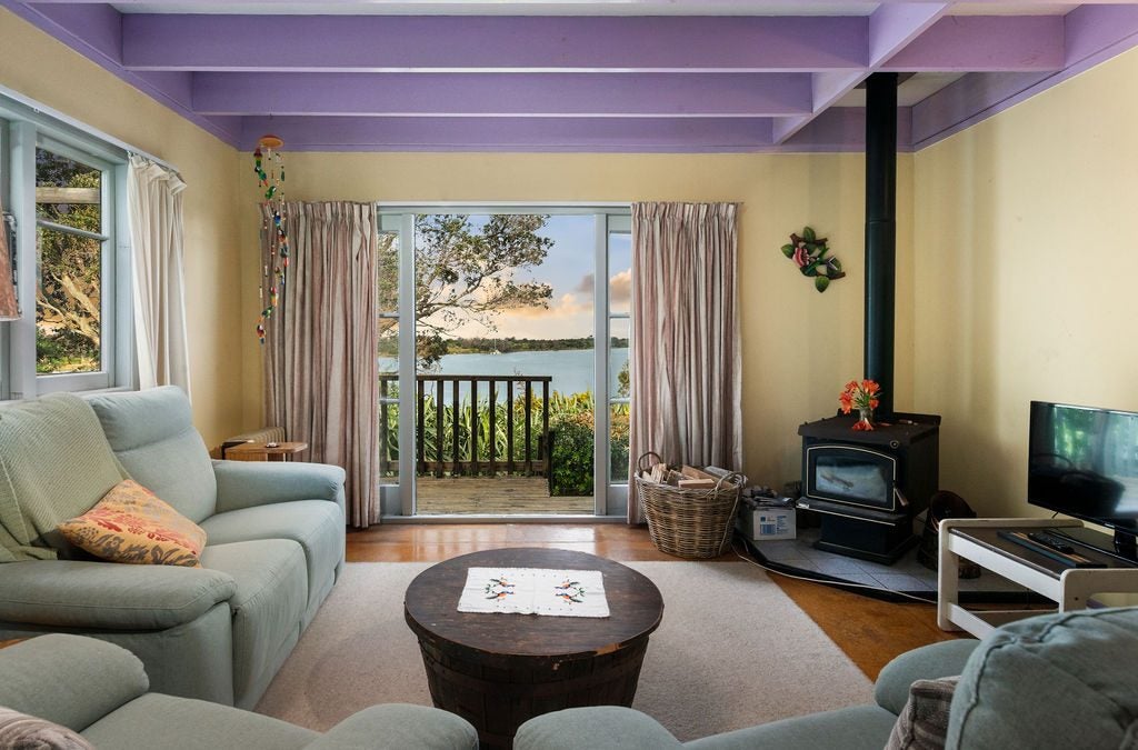 26 Pohutukawa Drive, Athenree, Waihi Beach - Carousel 1