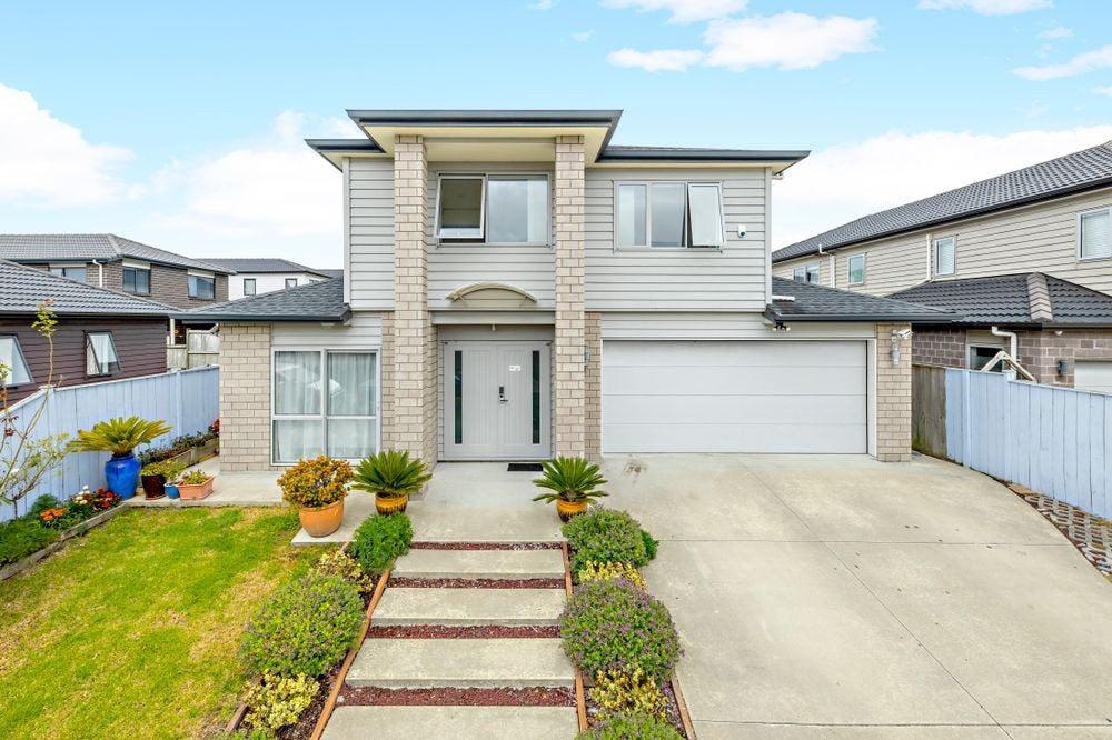 4 Cahir Place, Flat Bush, Auckland  - Carousel 1