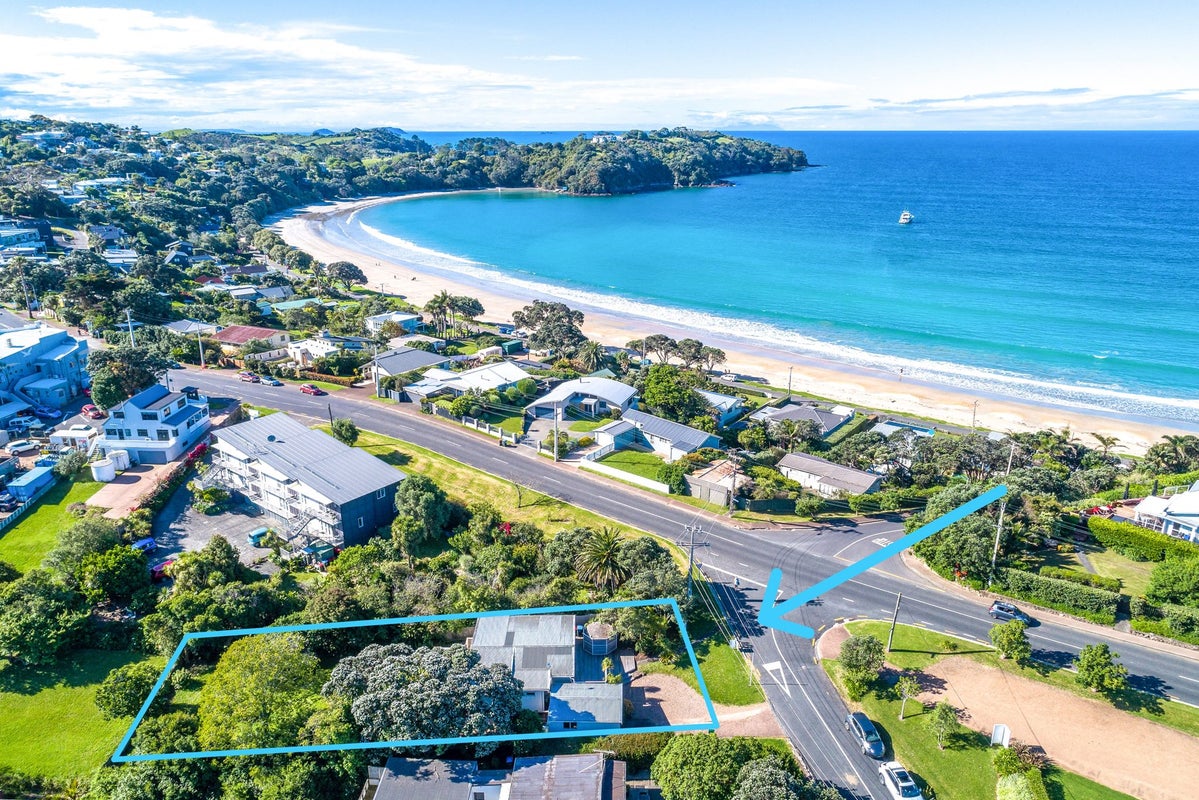 1 Puriri Road, Oneroa, Waiheke Island - Carousel 1