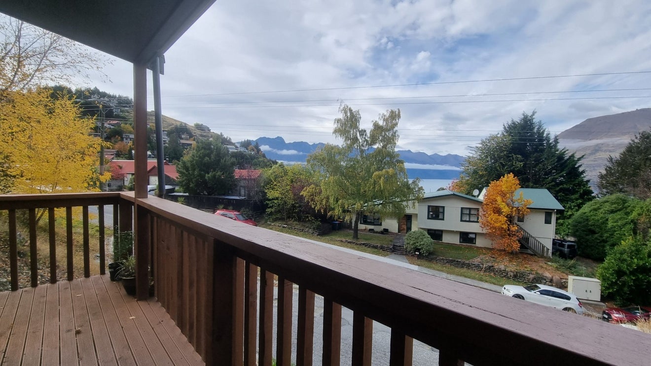 35 Arawata Terrace, Fernhill, Queenstown - Carousel 2