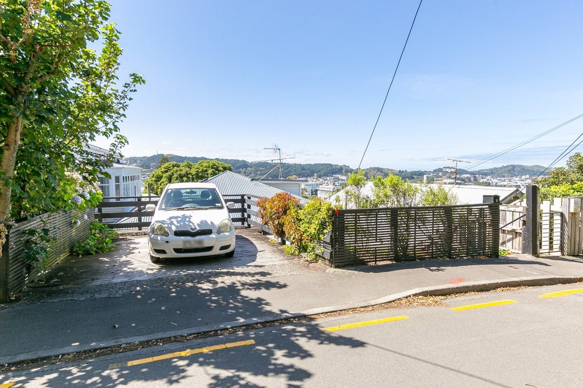 5 Mckenzie Terrace, Te Aro, Wellington - Carousel 17