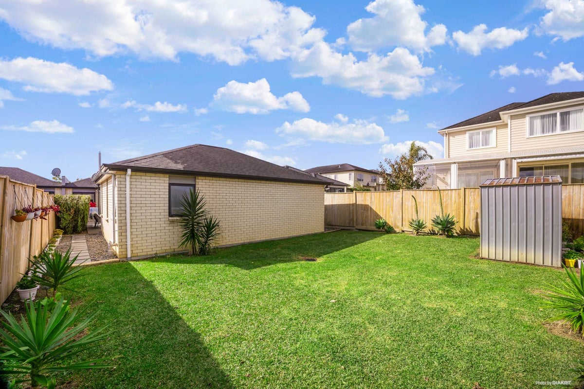29 Clady Drive, Flat Bush, Auckland - Carousel 2