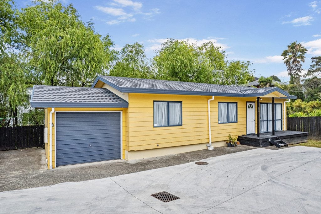 101 Kemp Road, Massey, Waitakere City, Auckland - Carousel 1