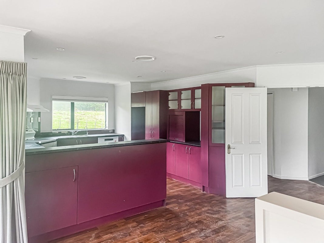150 Upper Fitzherbert Road, Wainuiomata, Lower Hutt - Carousel 2