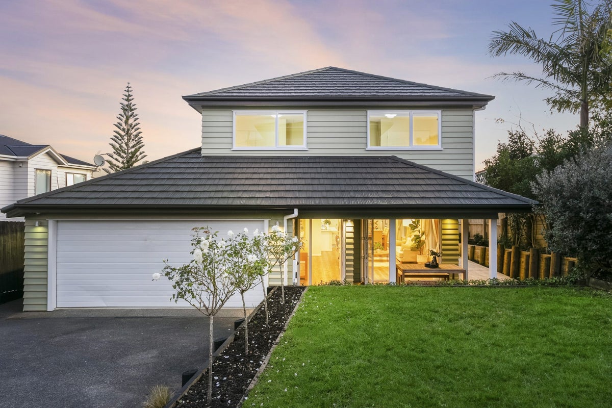 16 Banks Road, Mount Wellington, Auckland - Carousel 1