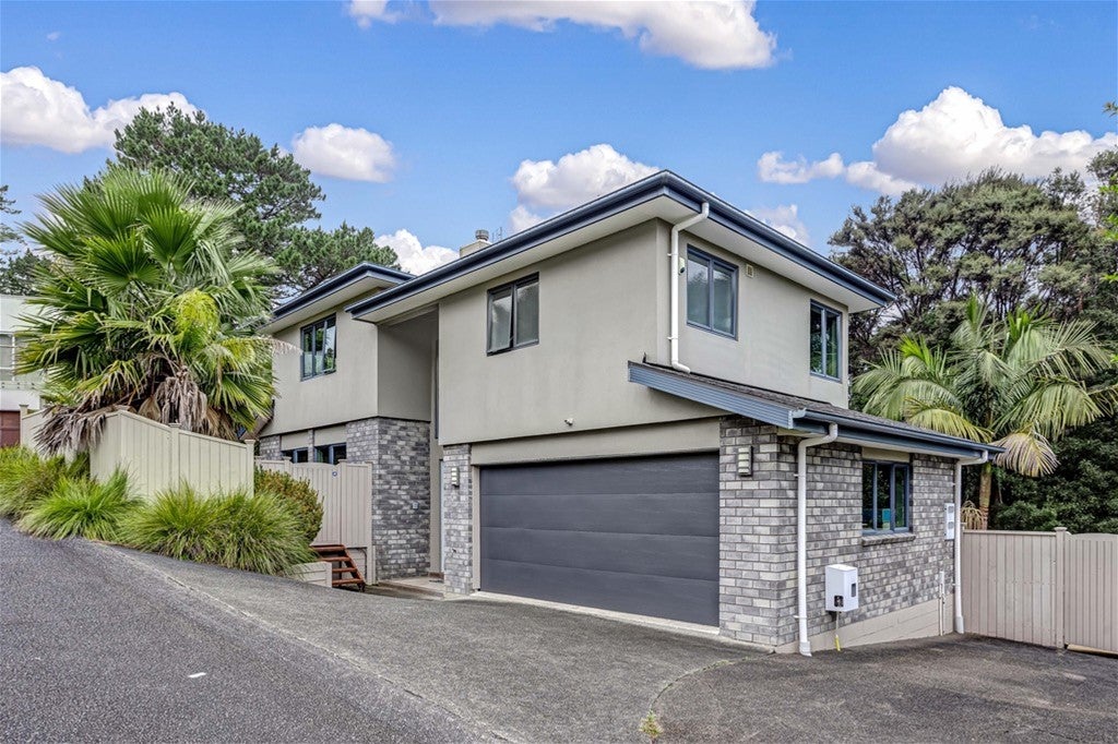 3 Fernbank Lane, Greenhithe, Auckland - Carousel 1