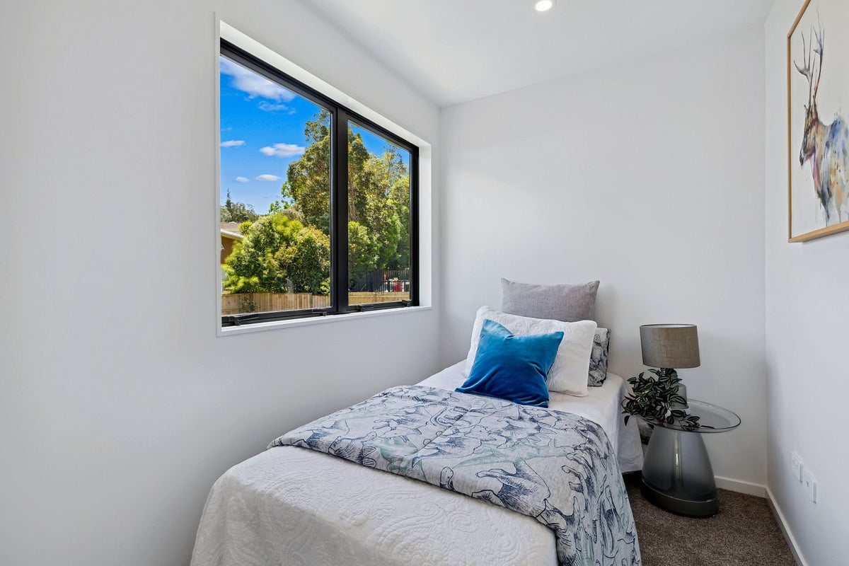 8D Datura Place, Sunnynook, Auckland - Carousel 12