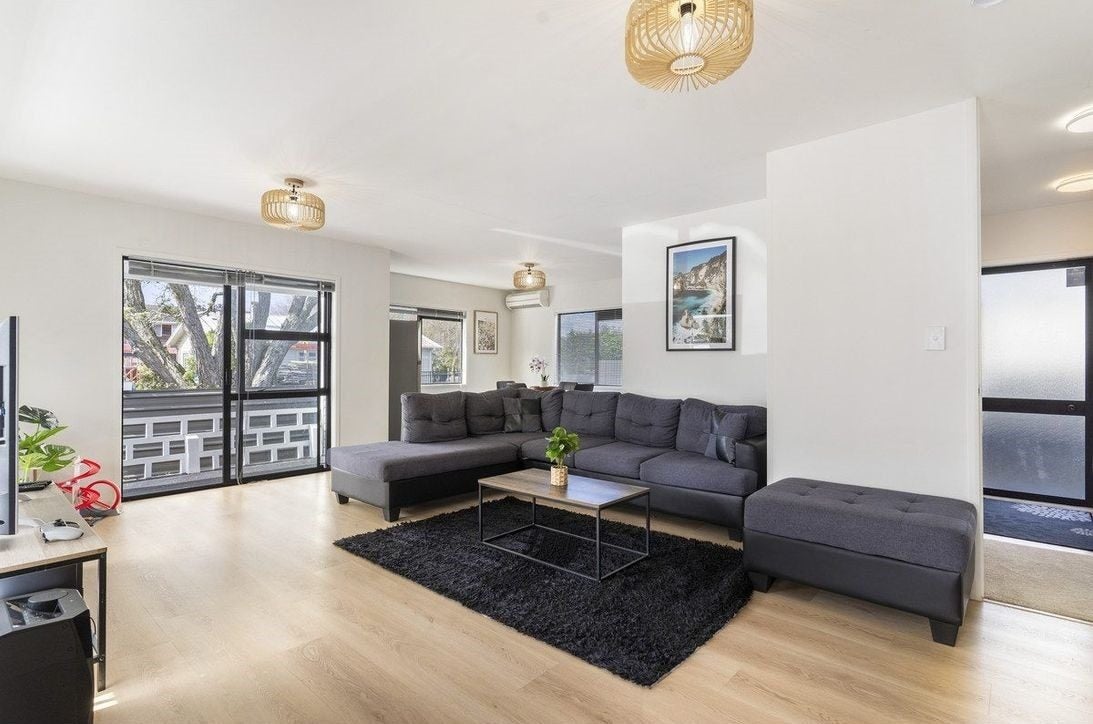 39 Hutton Street, Otahuhu, Auckland - Carousel 2