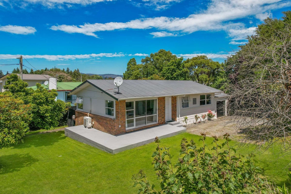 43 Lisa Crescent, Mangakakahi, Rotorua - Carousel 2