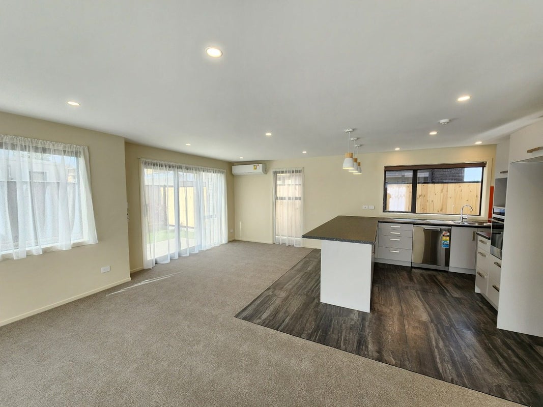 5 Adesanya Close, West End, Palmerston North - Carousel 2