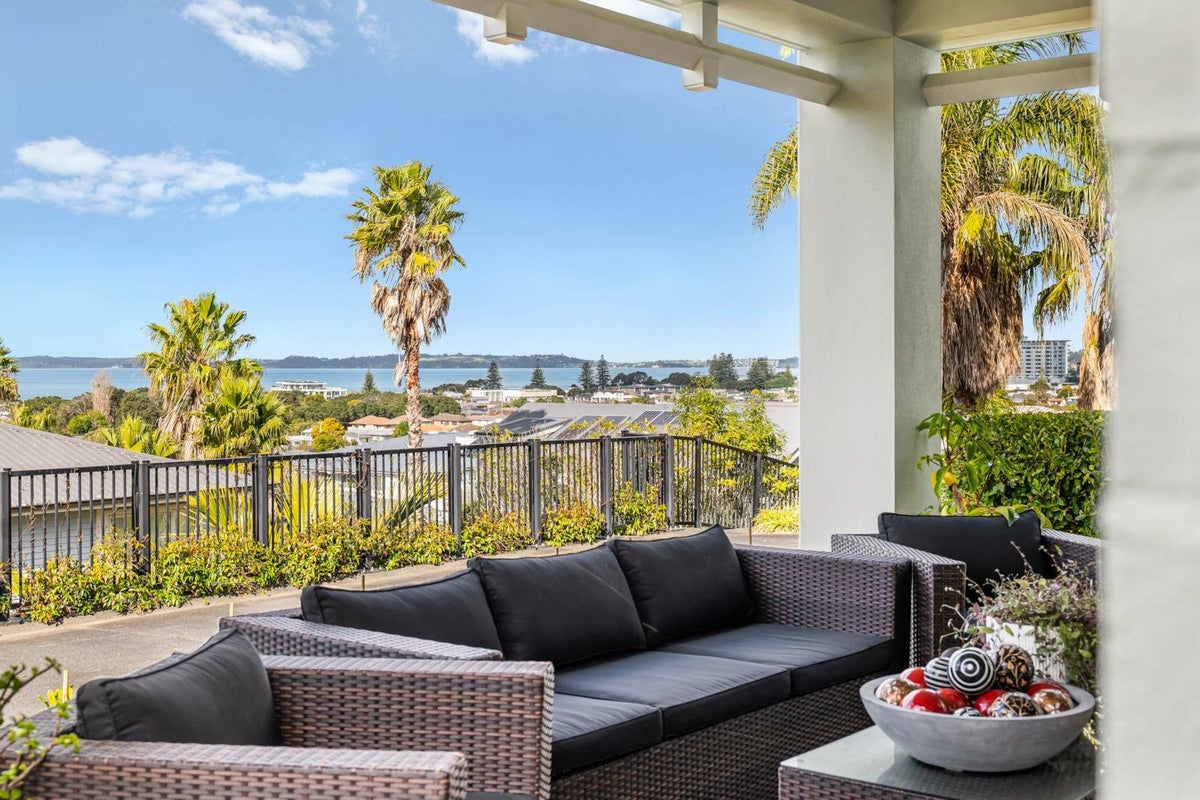 6 Sunshine Terrace, Orewa, Orewa - Carousel 1