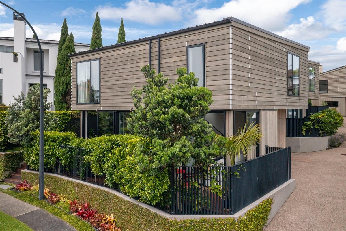 2A Arthur Crescent, Hauraki, Auckland - Carousel 1