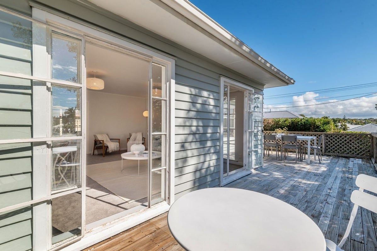 6 Alma Road, Milford, Auckland - Carousel 2