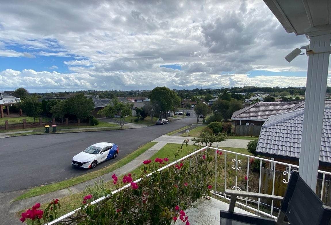 10 Veagh Place, Highland Park, Auckland - Carousel 2