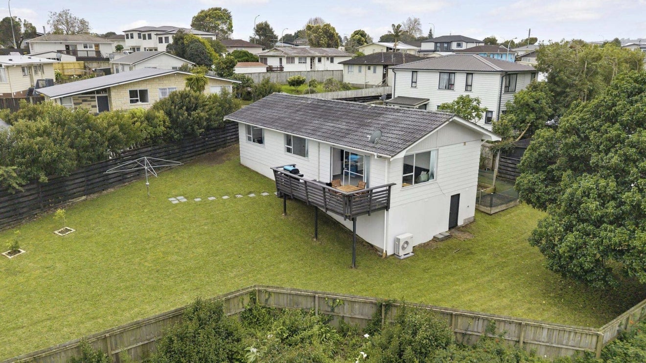 9 Volante Avenue, Wattle Downs, Auckland - Carousel 1