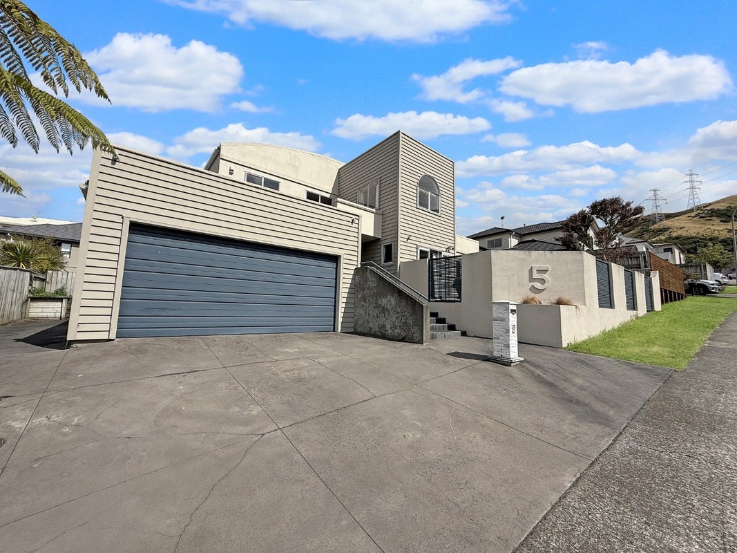 5 Erlestoke Crescent, Churton Park, Wellington - Carousel 19