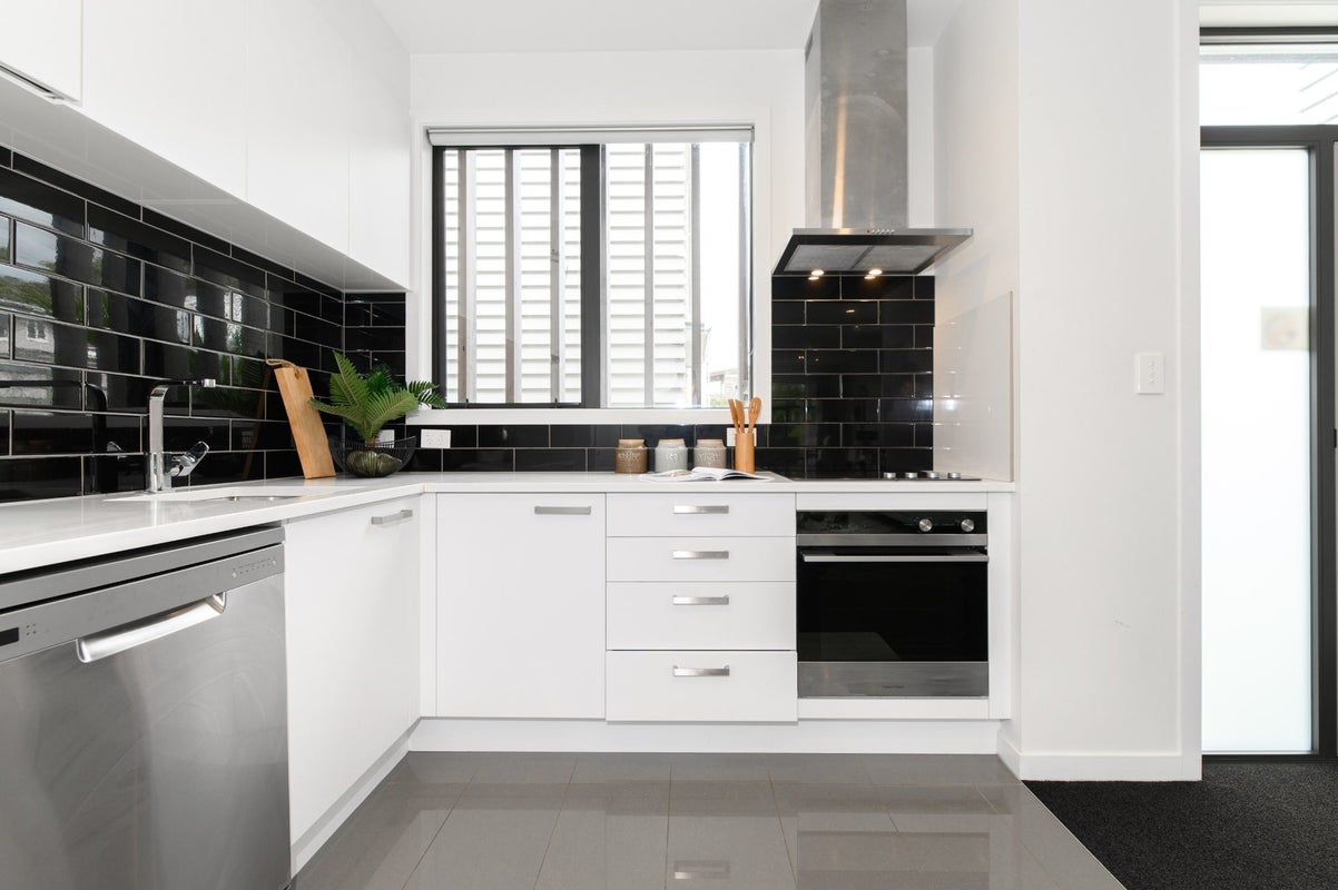 3/50 Ocean View Road, Northcote, Auckland - Carousel 2