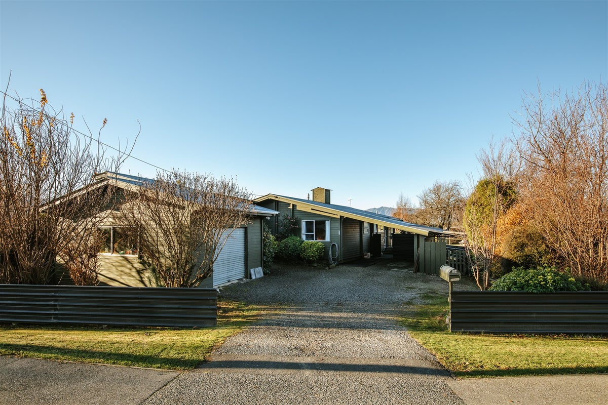 134 Lagoon Avenue, Albert Town, Wanaka - Carousel 1