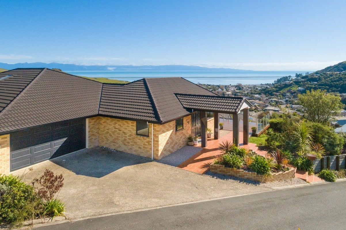 20 Springlea Heights, Atawhai, Nelson - Carousel 2