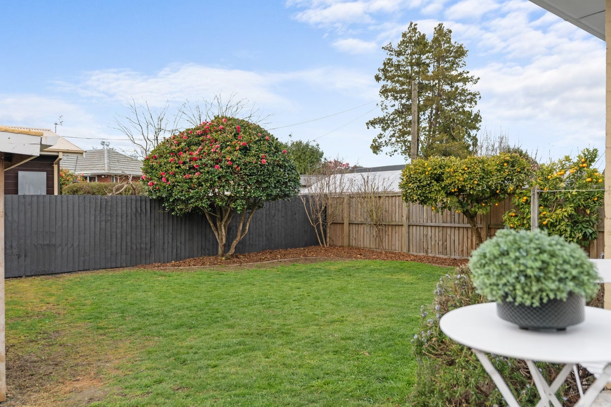136 Brookside Terrace, Bryndwr, Christchurch - Carousel 17
