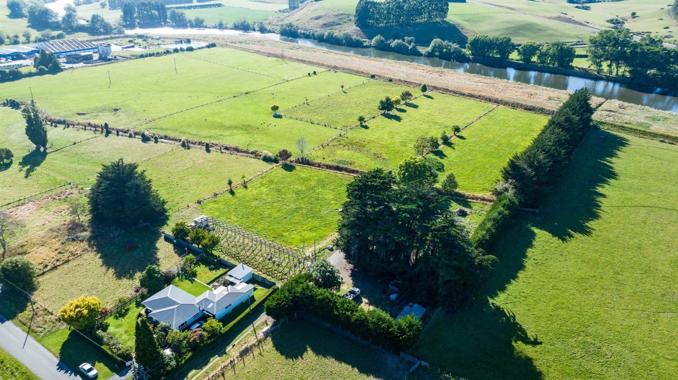 22 Selbourne Street, Mataura, Gore - Carousel 11