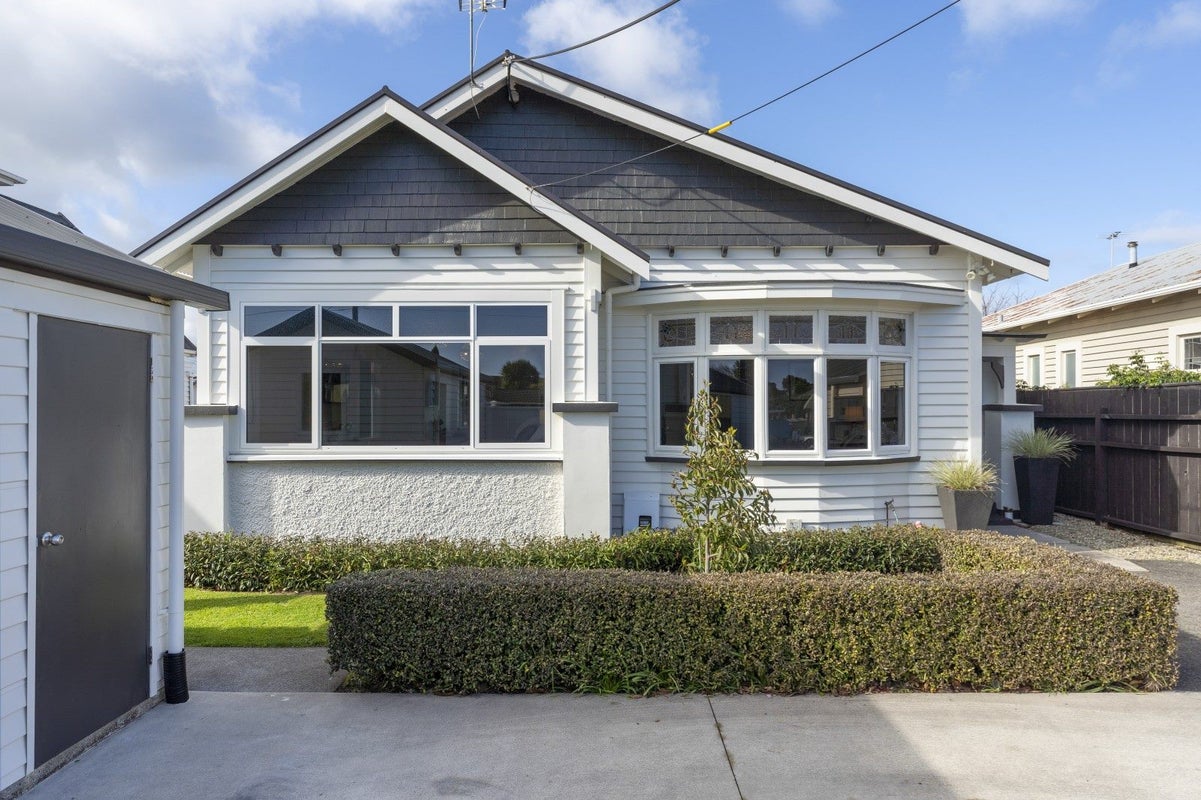 39 Wallace Place, Westown, New Plymouth - Carousel 1