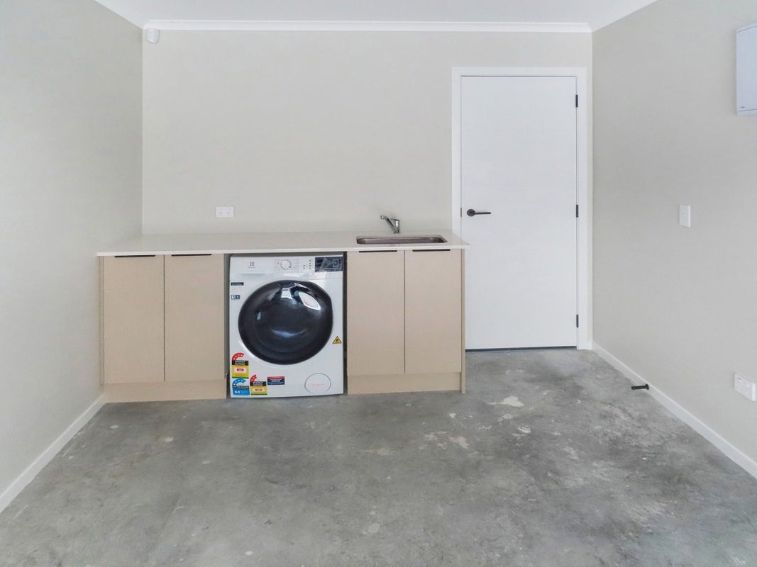3 John Reynolds Square, Hutt Central, Lower Hutt - Carousel 10