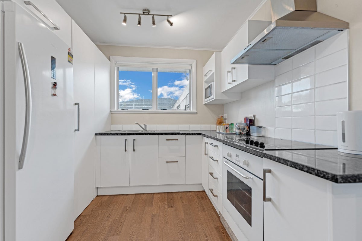2 Ellen Street, Manurewa East, Auckland - Carousel 2