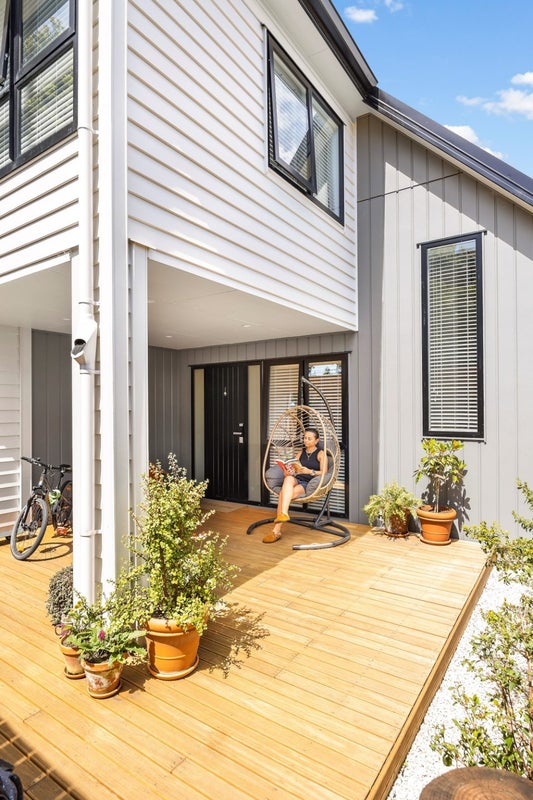 6 Taratoa Street, Point England, Auckland - Carousel 1