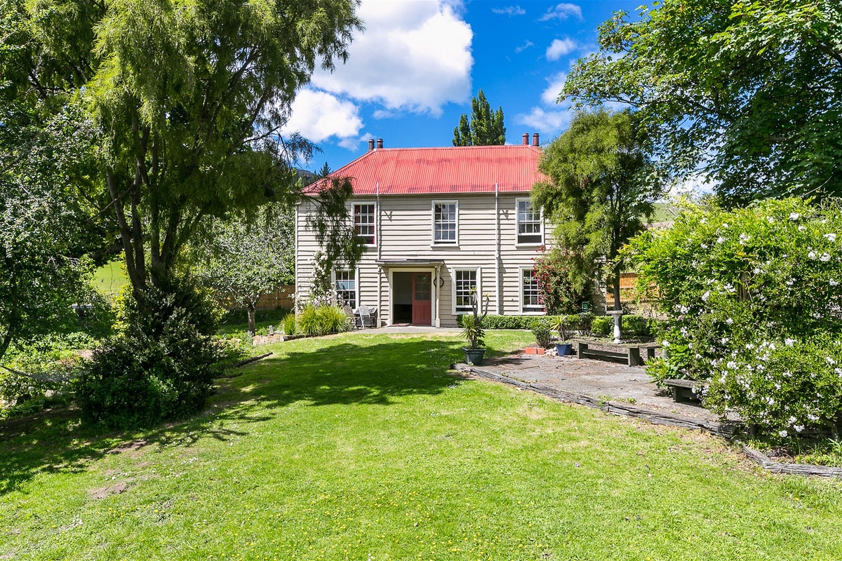 186 Main South Road, East Taieri, Mosgiel - Carousel 1