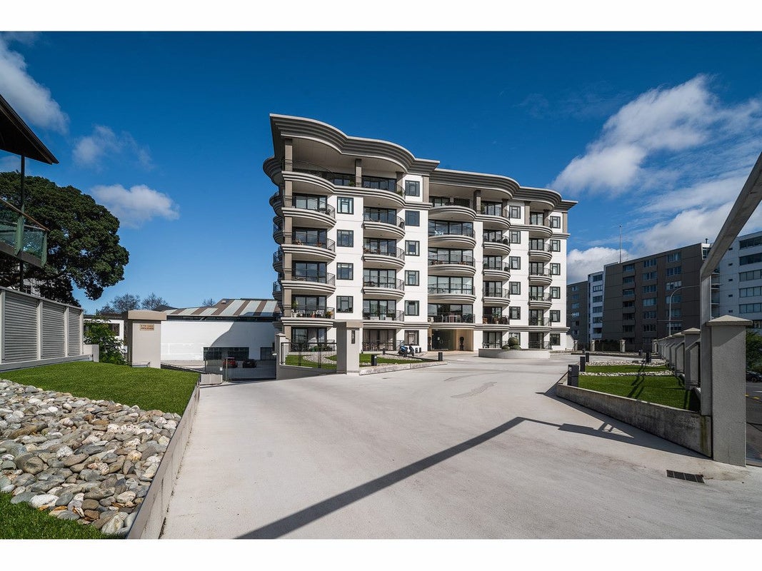 2E/118 Gladstone Road, Parnell, Auckland - Carousel 1