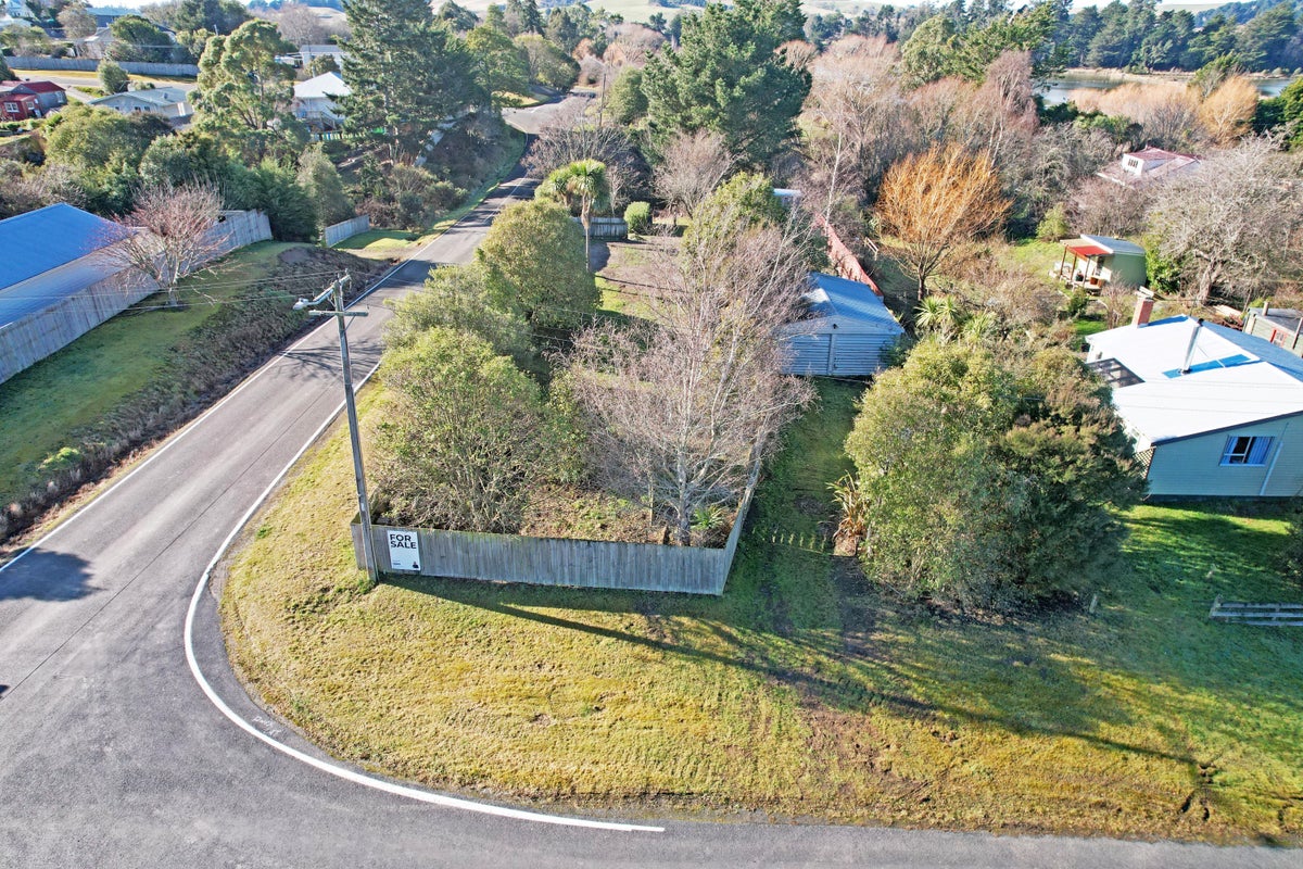 6 Bourke Street, Waikouaiti, Waikouaiti - Carousel 1