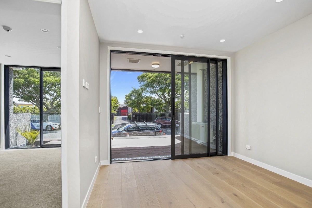 G02/9 Walmer Road, Point Chevalier, Auckland - Carousel 2